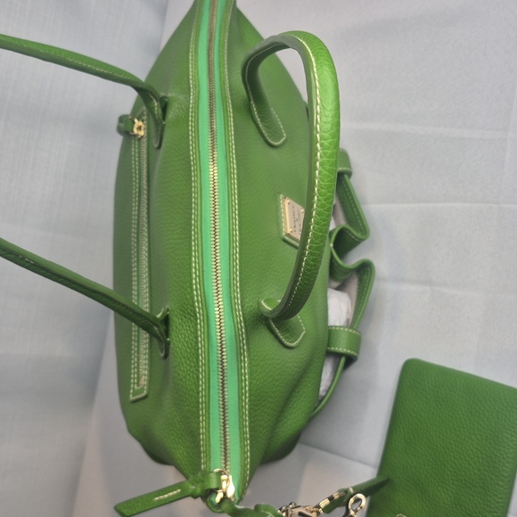 Dooney & Bourke Green Pebble Leather Crescent Tote with Pouch & Key Fob 💚 COA - Picture 10 of 17